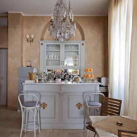 וירג'יו Hotel La Petite Maison מראה חיצוני תמונה