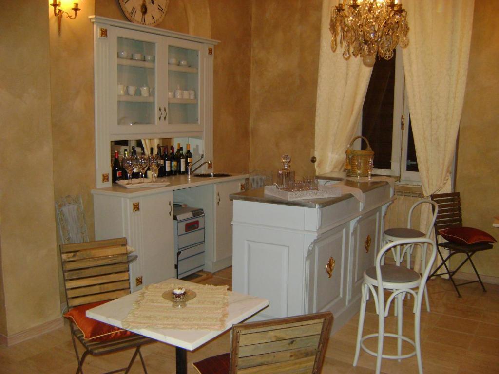 וירג'יו Hotel La Petite Maison מראה חיצוני תמונה