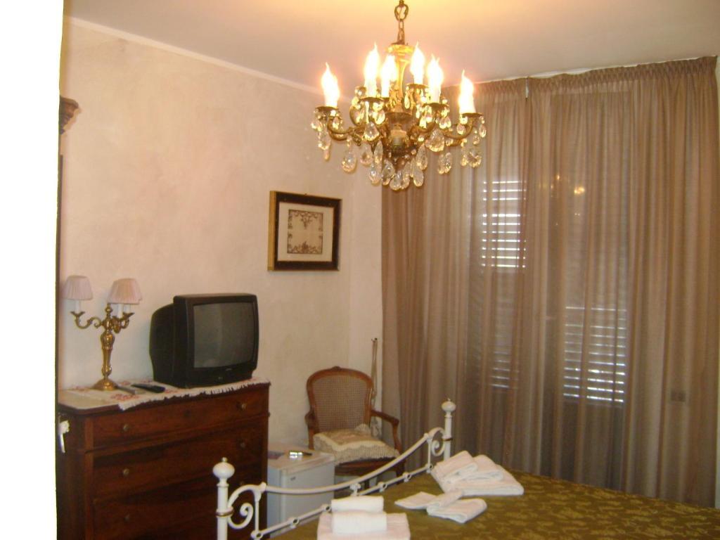 וירג'יו Hotel La Petite Maison חדר תמונה