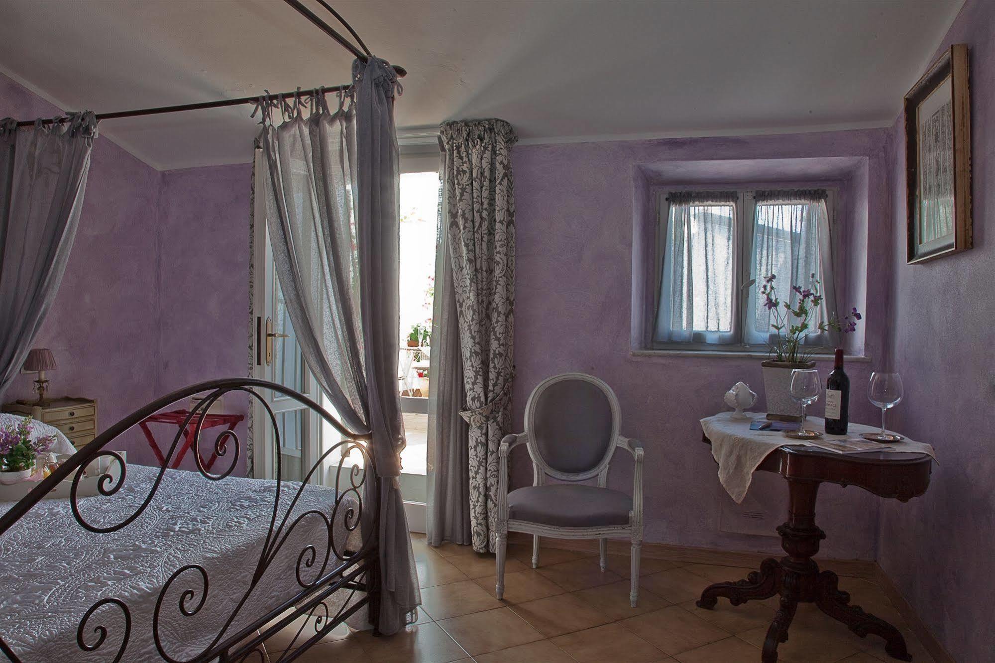 וירג'יו Hotel La Petite Maison מראה חיצוני תמונה