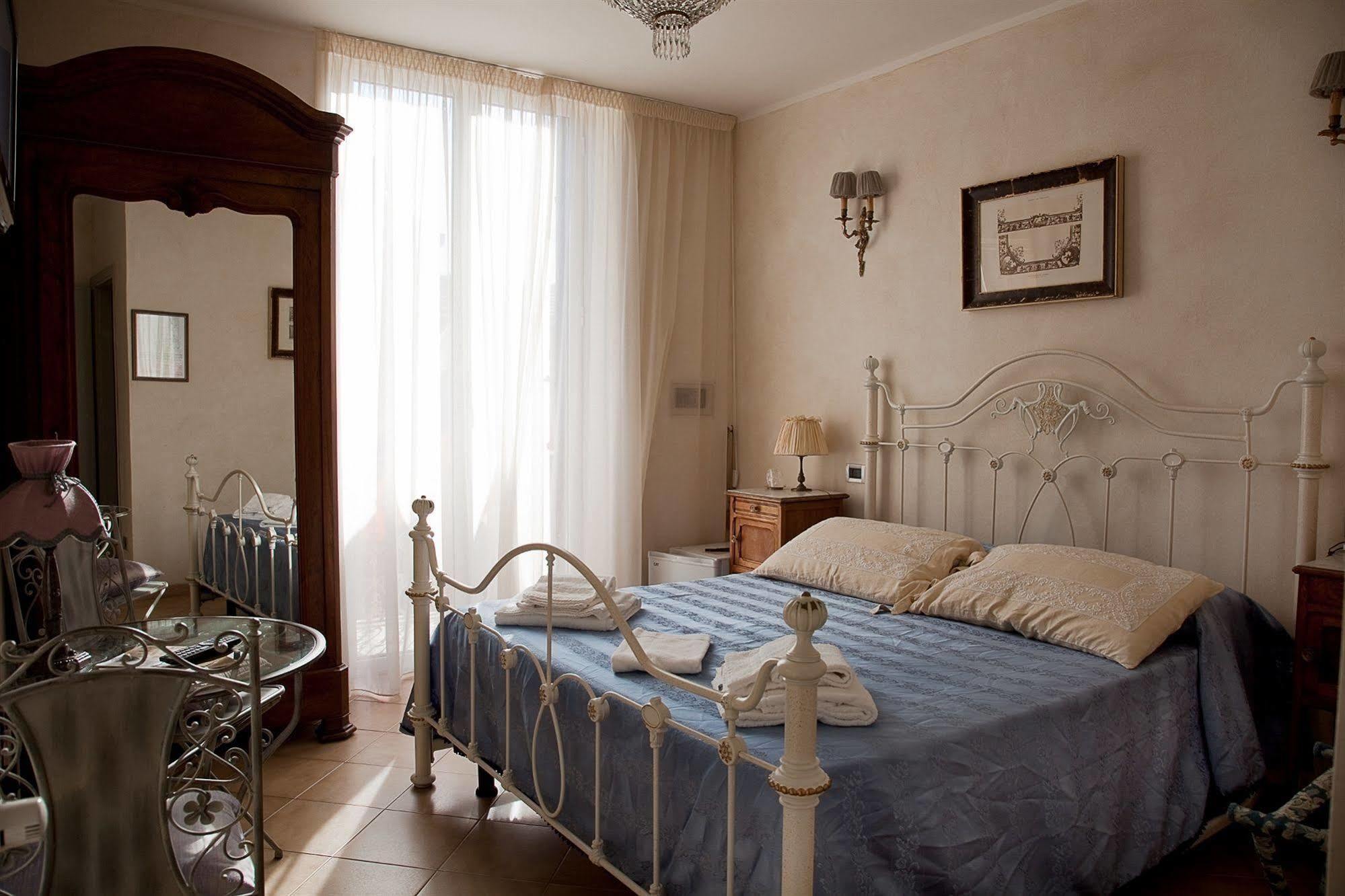 וירג'יו Hotel La Petite Maison מראה חיצוני תמונה