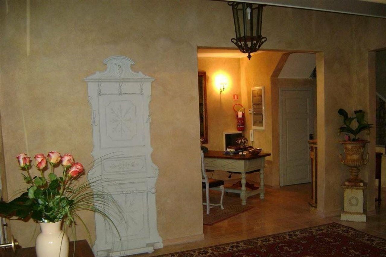 וירג'יו Hotel La Petite Maison מראה חיצוני תמונה